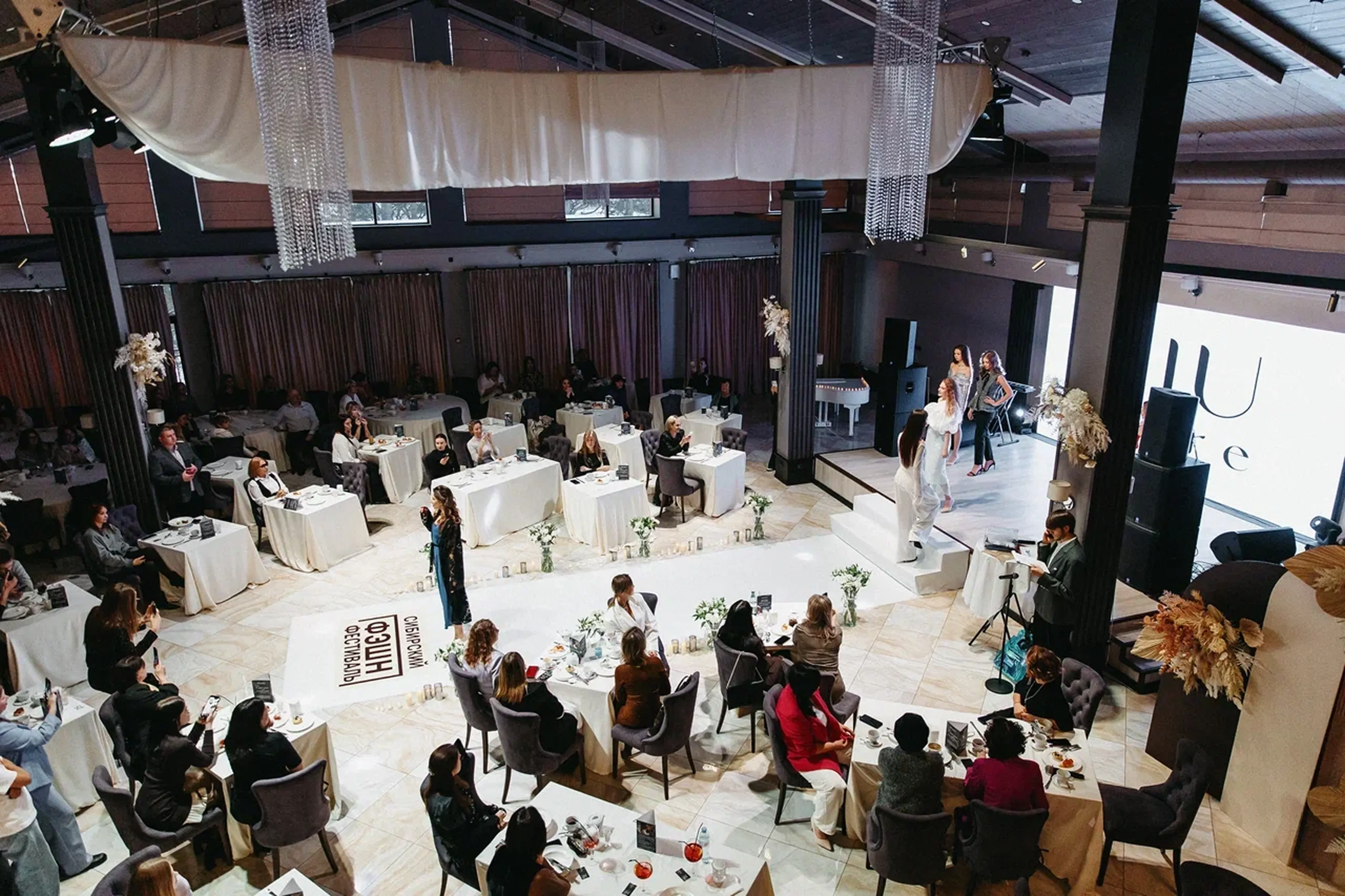 На территории эко-отеля «Лукоморье» прошел Сибирский Фэшн Фестиваль.